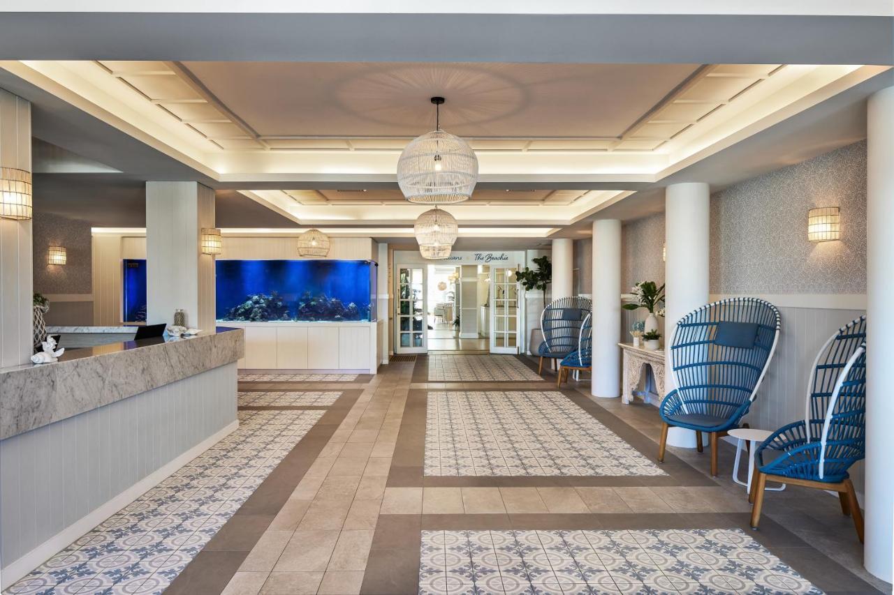 The Beachcomber Hotel & Resort, Ascend Hotel Collection Toukley Dış mekan fotoğraf The lobby of the Ocean Club