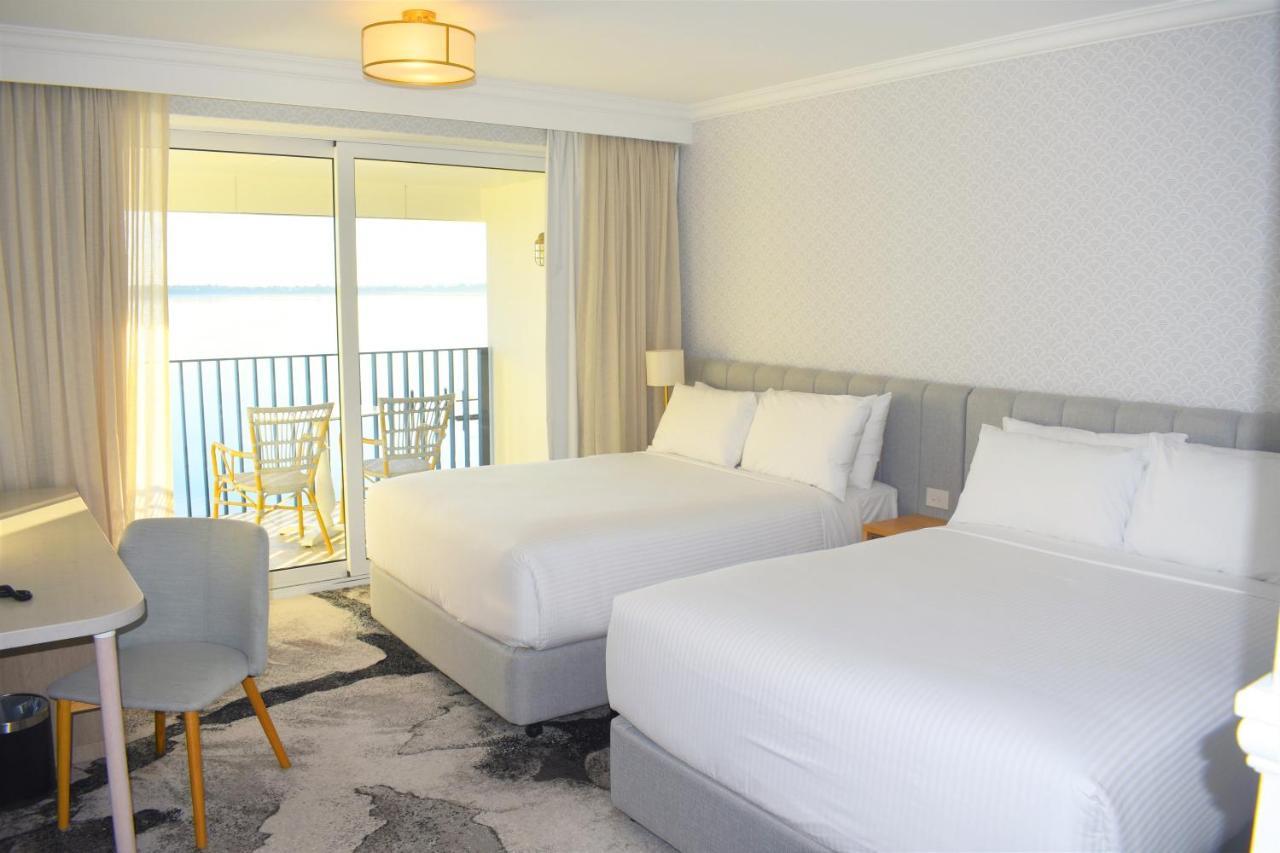 The Beachcomber Hotel & Resort, Ascend Hotel Collection Toukley Dış mekan fotoğraf A room at the Hilton San Diego Bayfront
