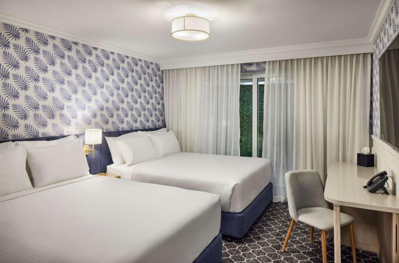 The Beachcomber Hotel & Resort, Ascend Hotel Collection Toukley Dış mekan fotoğraf A room at the hotel