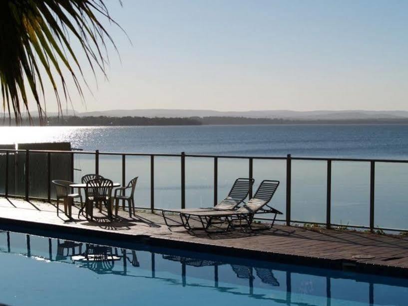 The Beachcomber Hotel & Resort, Ascend Hotel Collection Toukley Dış mekan fotoğraf View of the bay from a hotel