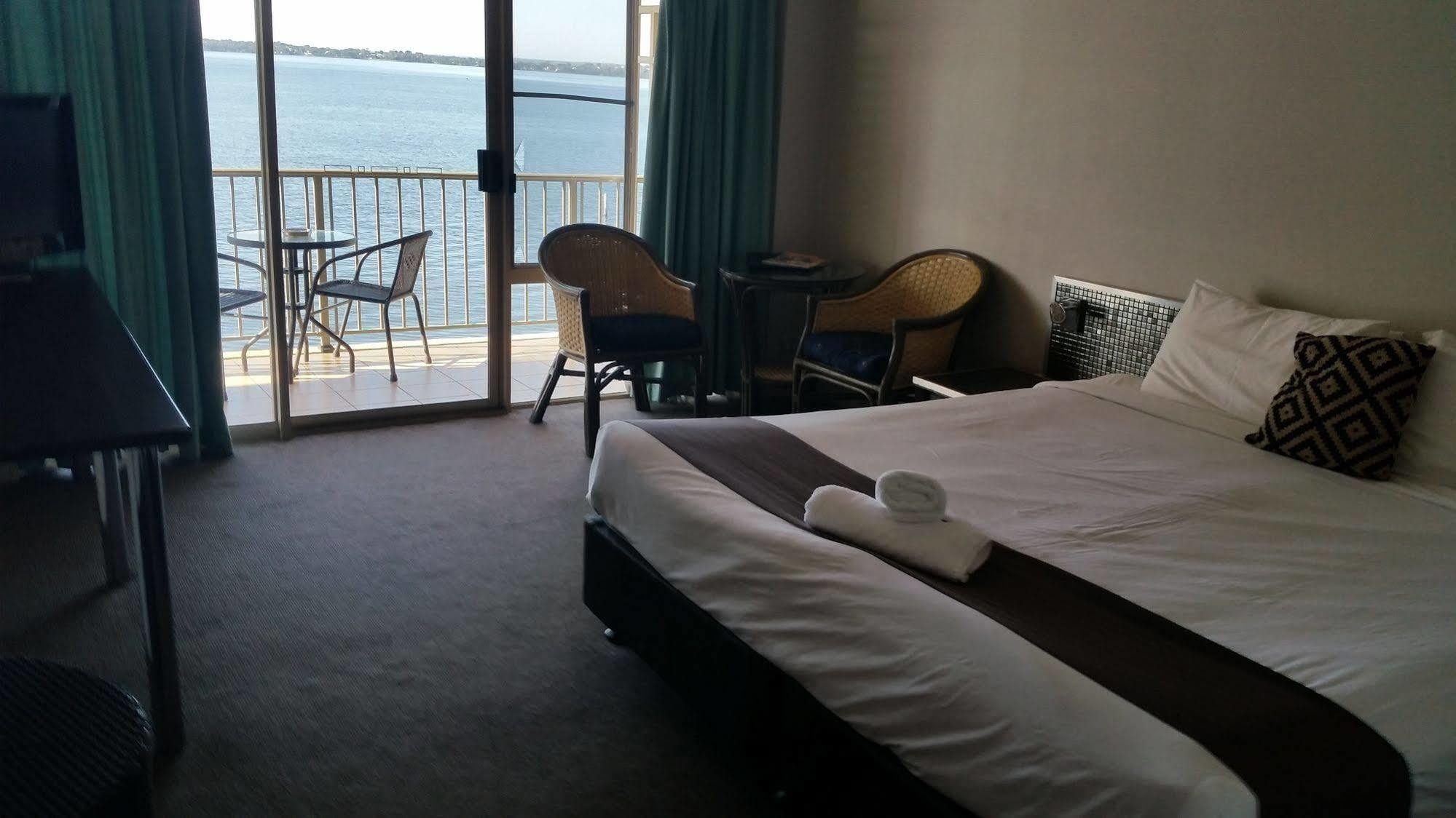 The Beachcomber Hotel & Resort, Ascend Hotel Collection Toukley Dış mekan fotoğraf A room at the Bayview Hotel